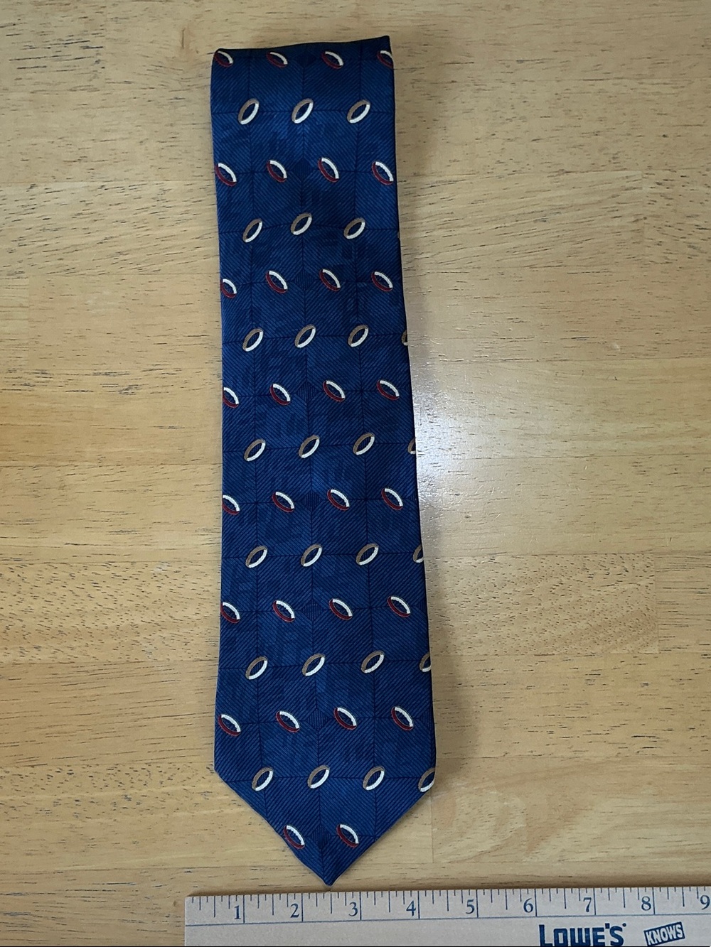 Bill Blass Blue Tie with Oval Motif